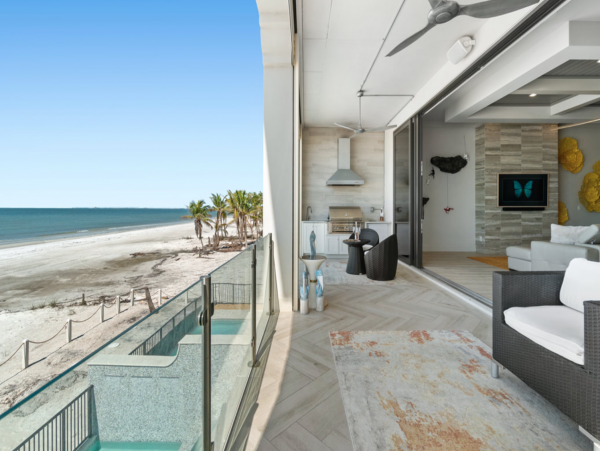 Beachfront Home in Fort Myers with Panoramic Gulf Views